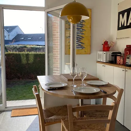 Prázdninový dům Charming House With His Lovely Garden And Parking Bernay (Eure)