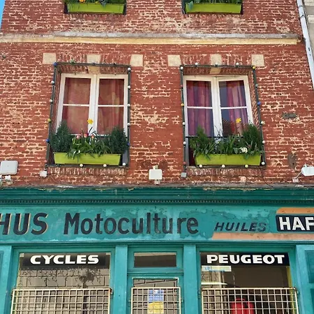 Charming House With His Lovely Garden And Parking *