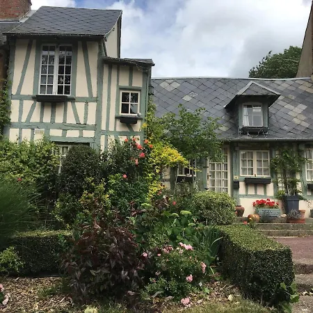 Charming House With His Lovely Garden And Parking Bernay (Eure)